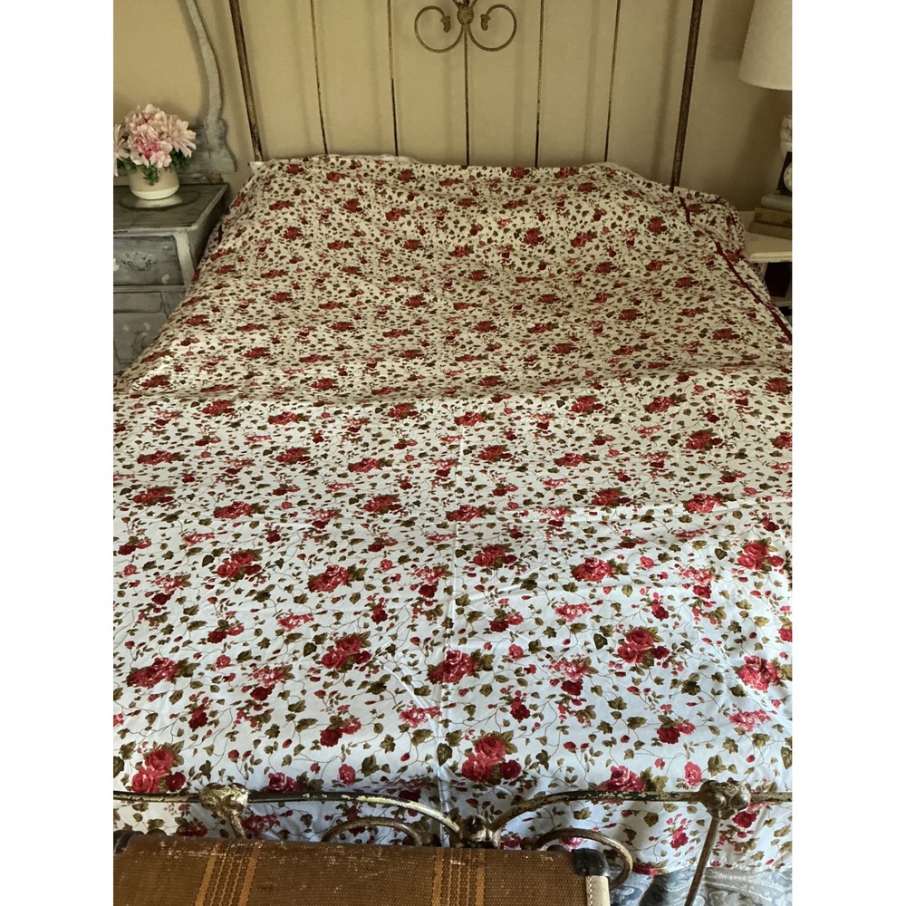 Vintage Rose Scalloped Edge Cottagecore Summer and Fitted Sheet